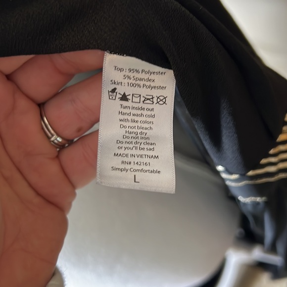 LuLaRoe DeAnne Black And Gold Chevron Print Pleated Long Dress Large - Picture 8 of 10